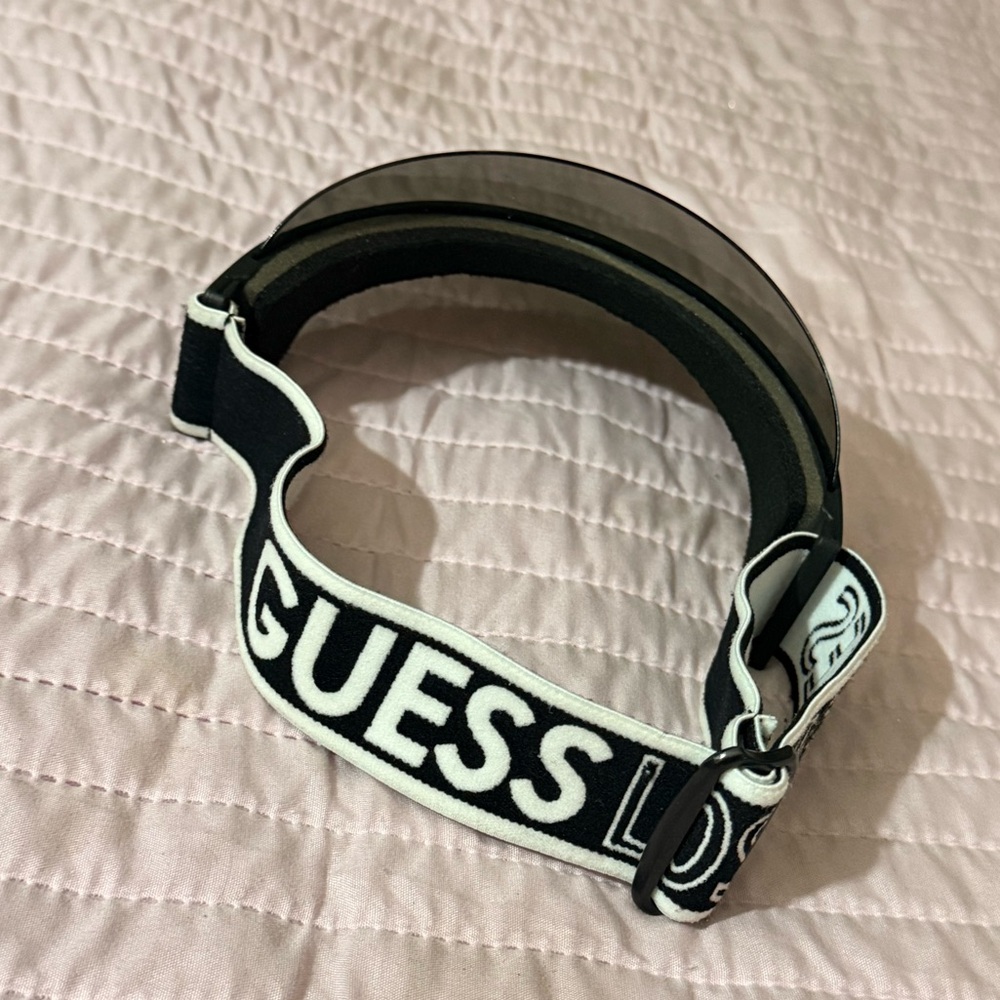 Guess Black Visor Hat - Picture 2 of 2